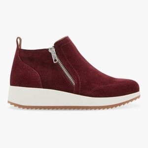 Blondo Wine Ankle Boots with Cream Sole